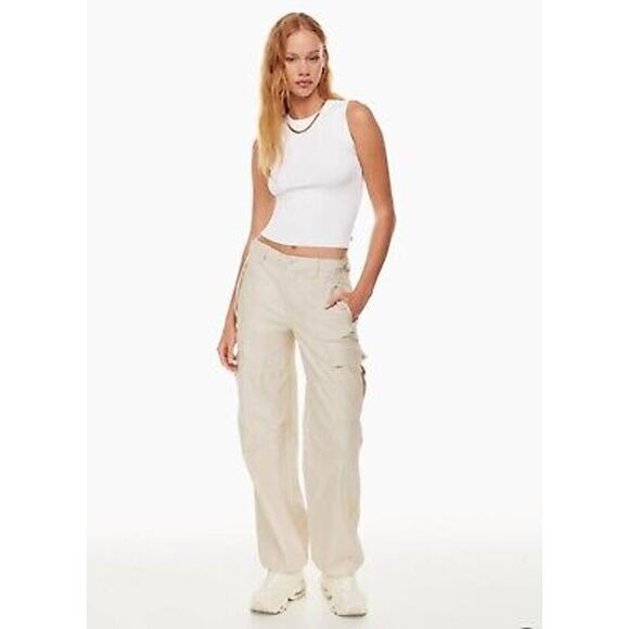 Aritzia TNA Slouchy Supply Cargo Pants with Pleated Pockets Khaki Cotton size 8 - Picture 3 of 13